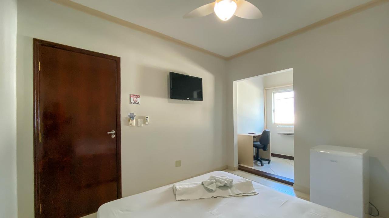 קריסטלינה Center Plaza Hotel מראה חיצוני תמונה