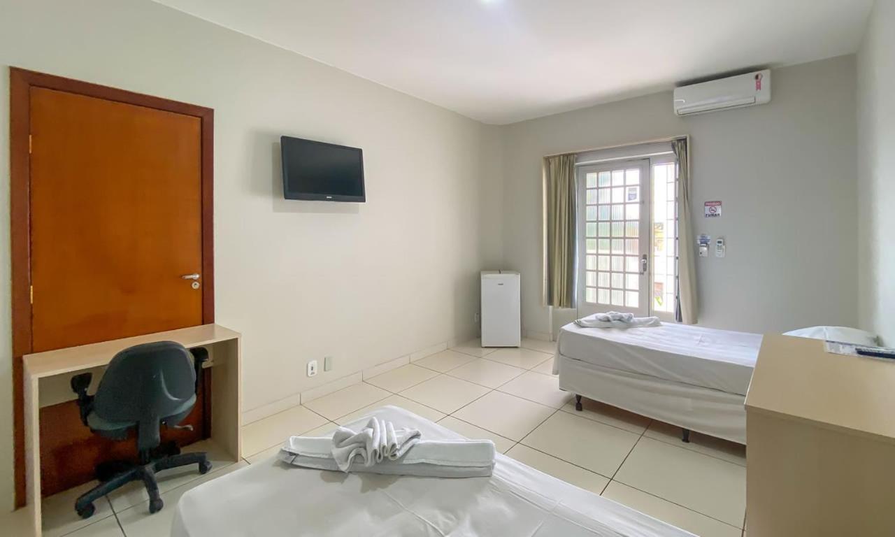 קריסטלינה Center Plaza Hotel מראה חיצוני תמונה